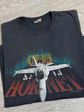 Vintage 1989 CF-18 HORNET Fighter Jet T-Shirt Sz XL Single Stitched 3D Emblem